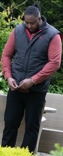 D555 FELIPE Zip Through Padded Gilet With Contrast Colour Lining And Rubber Badge Black - Geci - Geci Bărbați Mărimi Mari