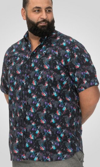 D555 Farnborough Short Sleeve Guitar AOP Shirt With Hidden Button Down Black - Cămăși - Cămăși Bărbați Mărimi Mari
