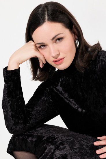 Ulla Popken 834234 Rochie din catifea cu guler înalt Neagră - Rochii de seară - Rochii de seară marimi mari