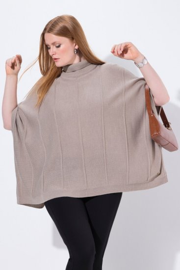 Ulla Popken 844996 Poncho reiat din merinos cu guler pe gât Maro deschis - Ponchouri și pelerine - 