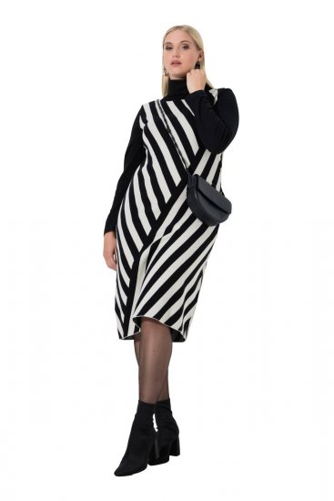 Ulla Popken 845784 Rochie tricotată în dungi Neagră - Rochii de vară - Rochii de vară marimi mari