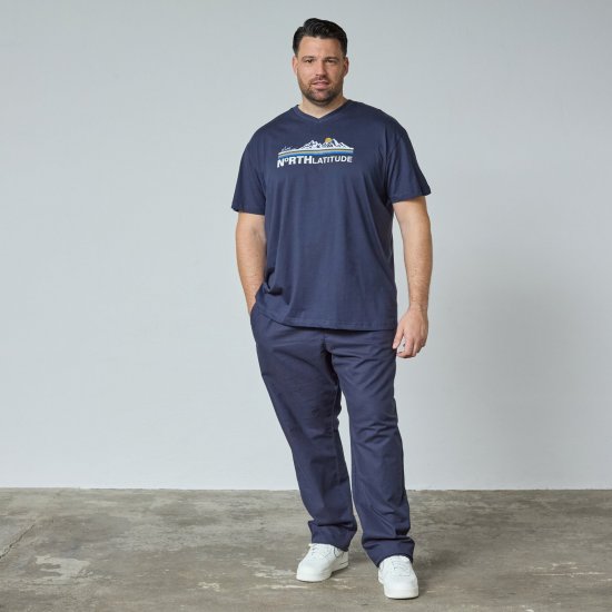 North Latitude Mountain T-Shirt V-Neck Albastru marin - TALL T-shirts - Tricouri pentru Bărbați Înalți