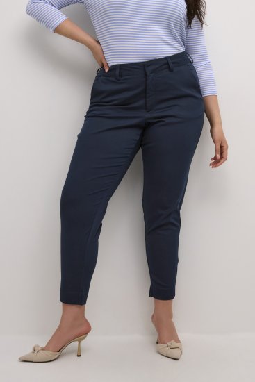 Kaffe Curve Leana Pantaloni Chino 7/8 Bleumarin De Miezul Nopții - Blugi & Pantaloni pentru Femei Mărimi Mari – Plus Size - 